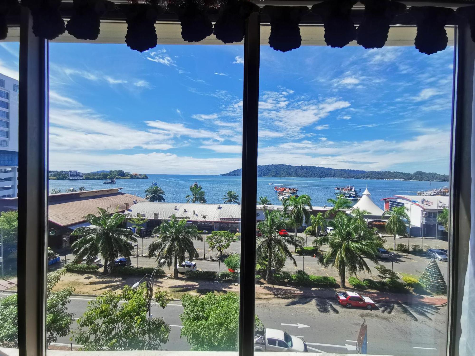Homy Seafront Hostel Kota Kinabalu Exterior photo