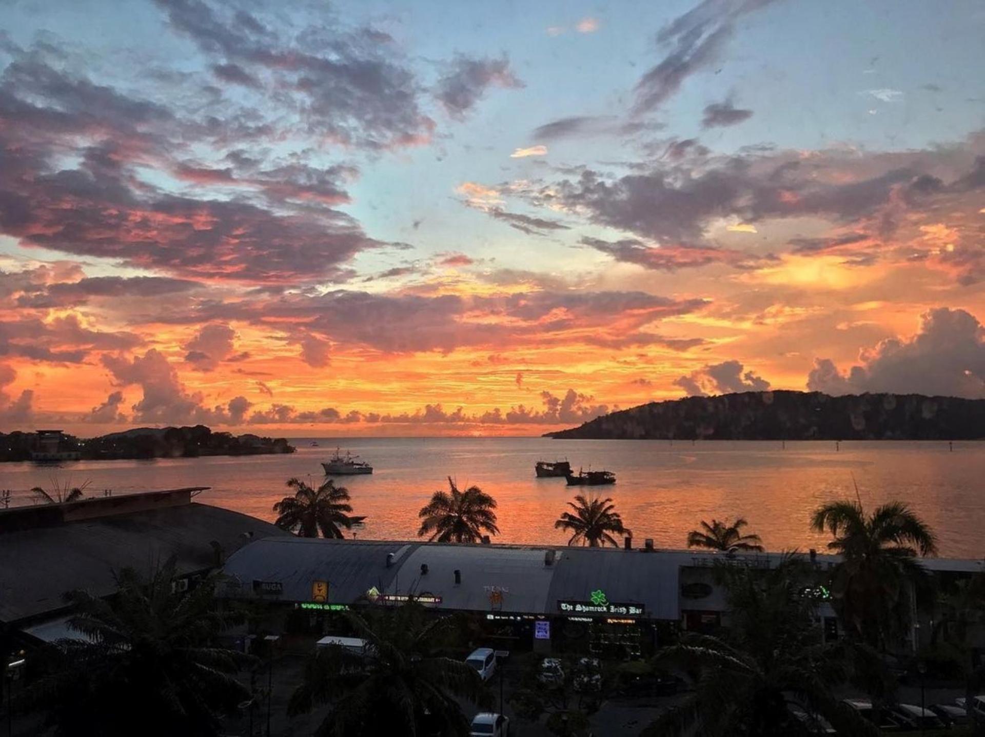 Homy Seafront Hostel Kota Kinabalu Exterior photo